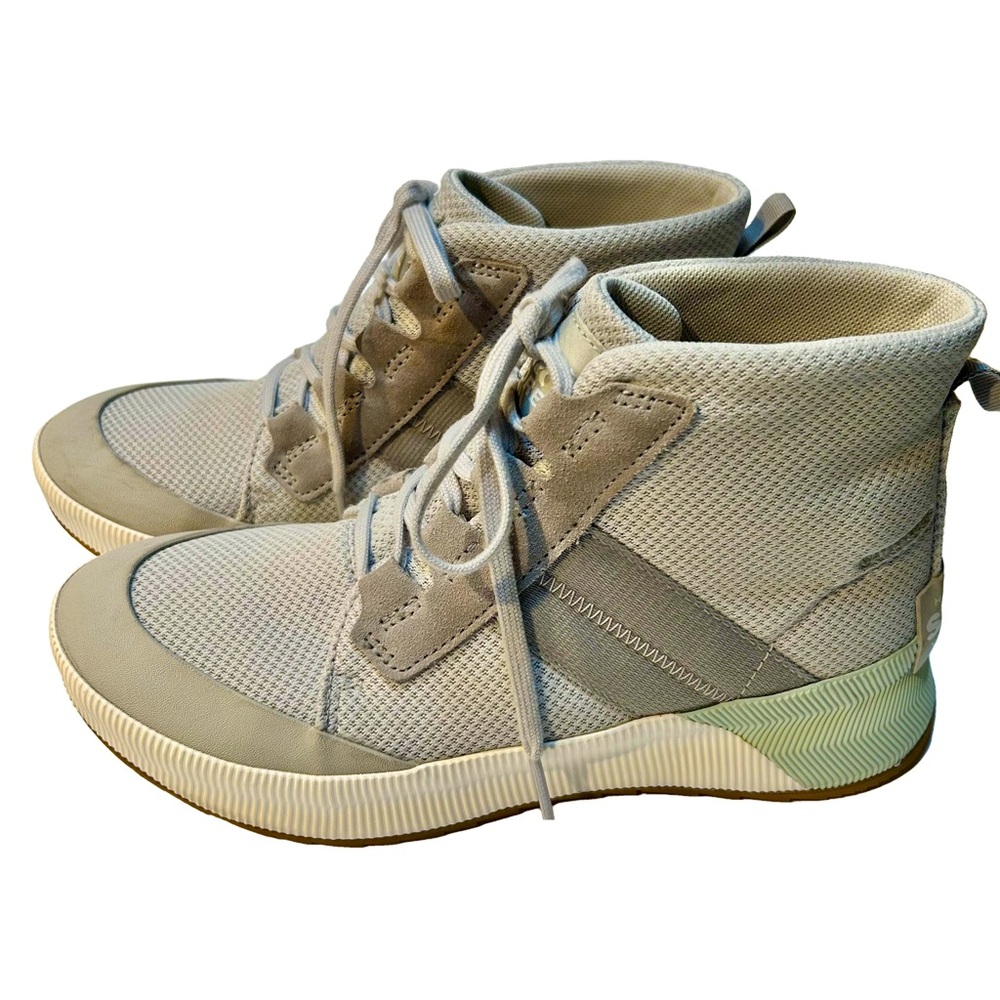 Sorel Women's Out N About III Sea Salt Mid Sneaker Size 10 waterproof